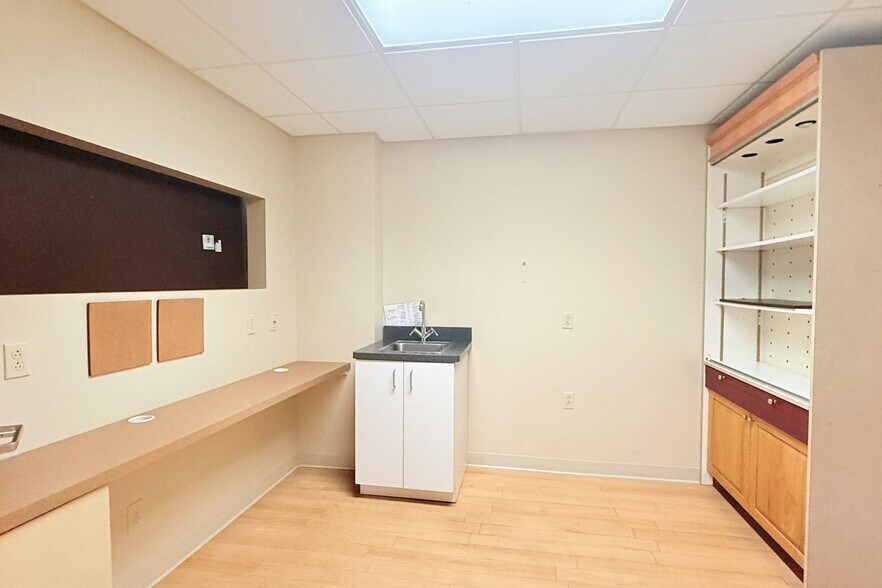 More Photos Of 160 Hawley Ln, Trumbull Medical For Sale