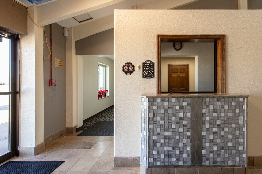 More Photos Of 2093 W Oklahoma Ave, Ulysses Hotel For Sale