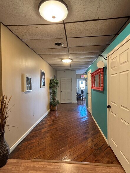 More Photos Of 206 W Main St, Mc Arthur Flex For Sale