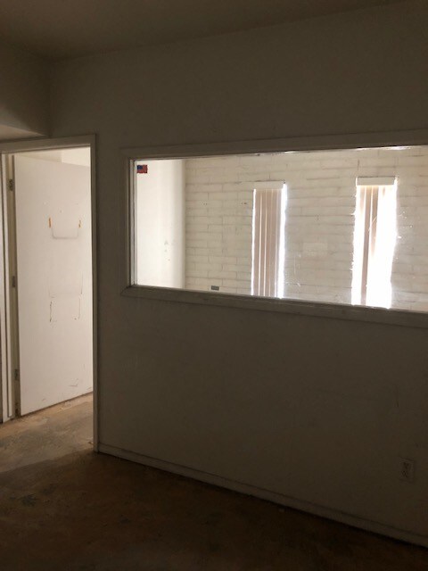 More Photos Of 3334 W McDowell Rd, Phoenix Warehouse For Lease