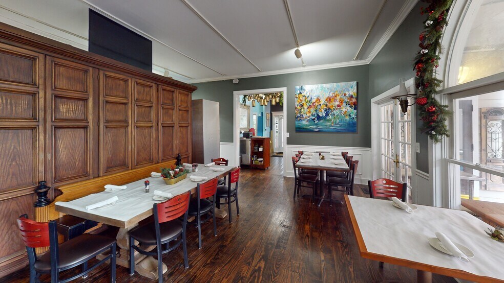 More Photos Of 925 10th St, Port Royal Restaurant For Sale