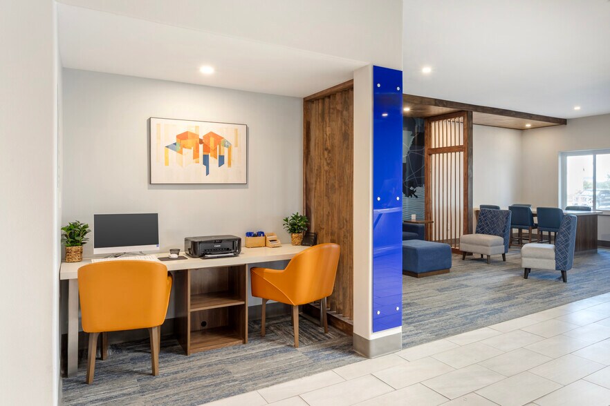 More Photos Of 2965 E Main St, Alice Hotel For Sale