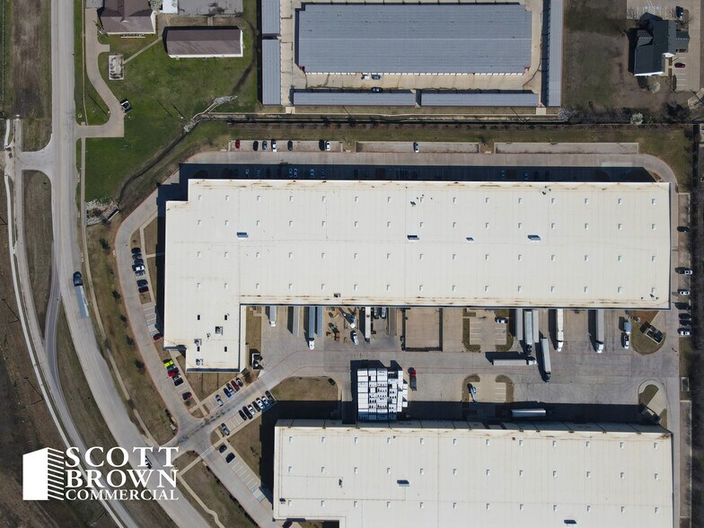 More Photos Of 1550 N Western Blvd, Denton Warehouse For Lease