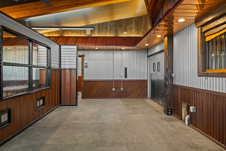 More Photos Of 6797 E Wildcat Rd, Evansville Warehouse For Sale