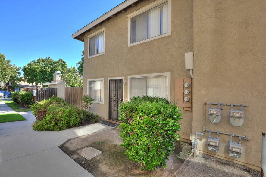 More Photos Of 1310 W Hull Pl, Oxnard Apartments For Sale
