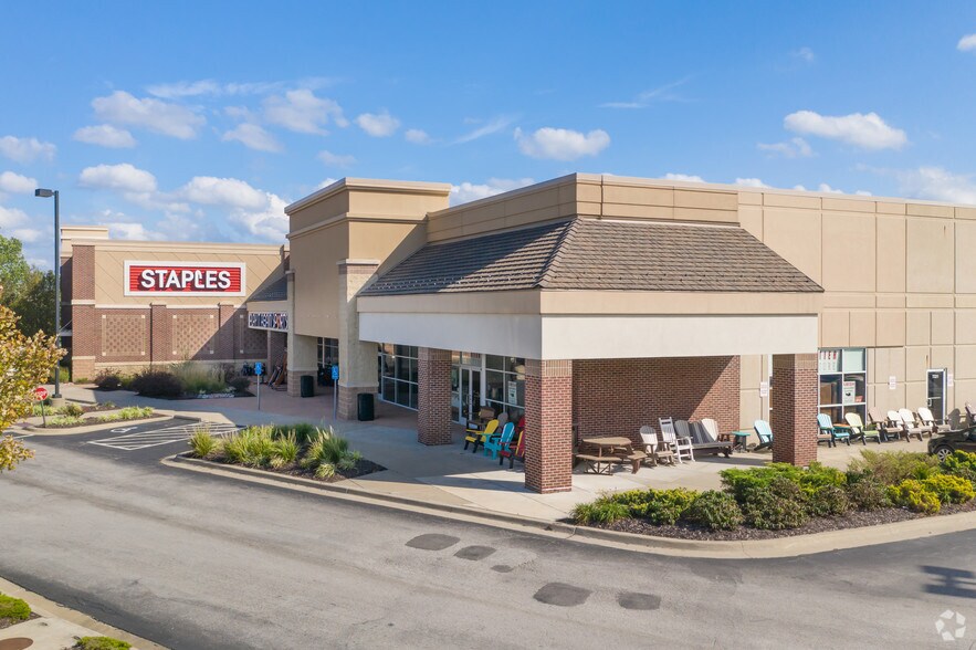 More Photos Of 7131-7241 W 135th St, Overland Park Freestanding For Lease