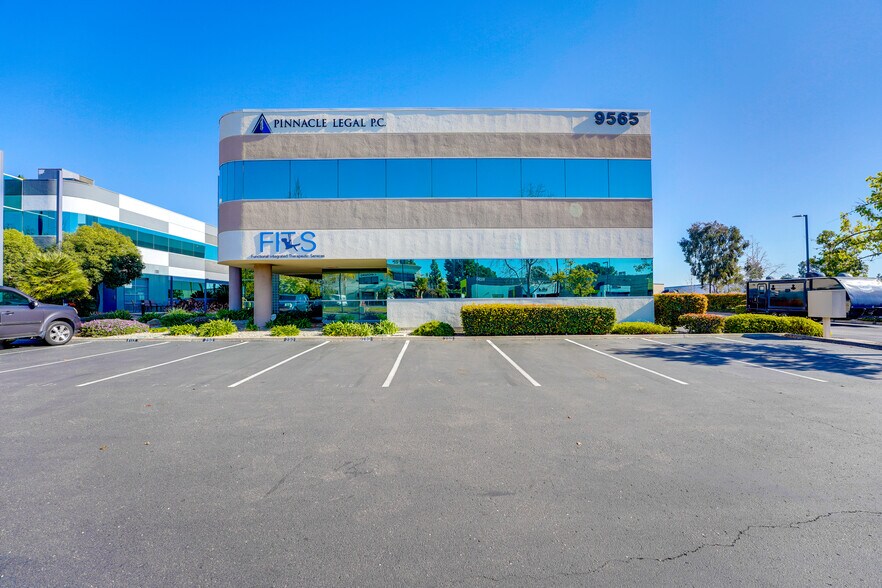 More Photos Of 9565 Waples St, San Diego Medical For Sale