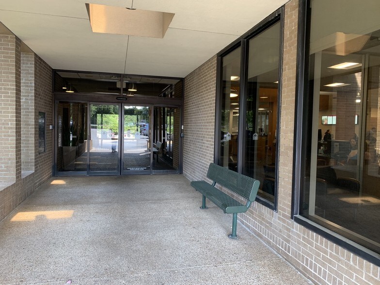 More Photos Of 3305 Steck Ave, Austin Loft Creative Space For Lease