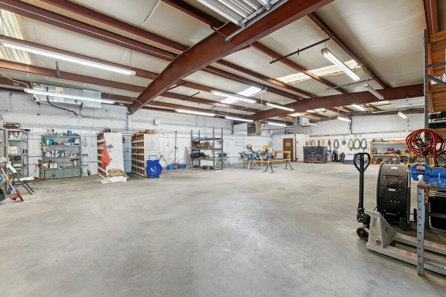More Photos Of 4151 N Wood Dr, Okmulgee Service For Sale