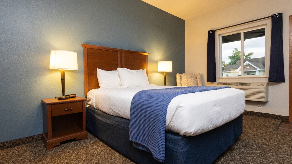 More Photos Of 102 Glenhaven Dr, Battle Lake Hospitality For Sale