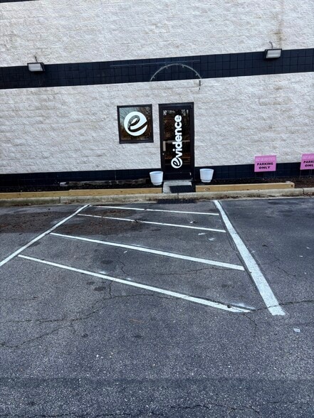 More Photos Of 259 Venture Dr, Smithfield Freestanding For Lease