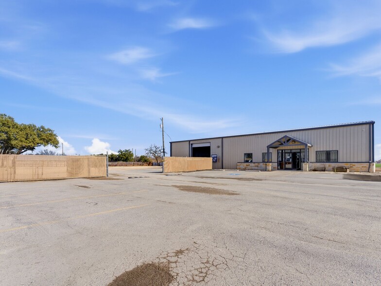 More Photos Of 1511 S Graham St, Stephenville General Retail For Sale