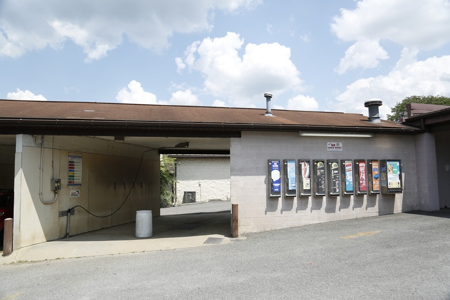 More Photos Of 132 S High St, Morgantown Carwash For Sale