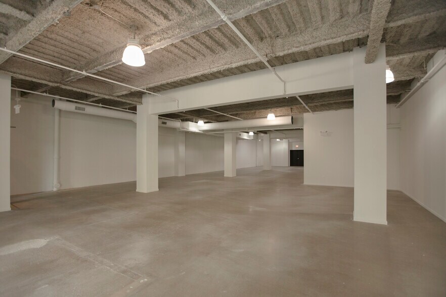 More Photos Of 855 W Belmont Ave, Chicago Office For Sale