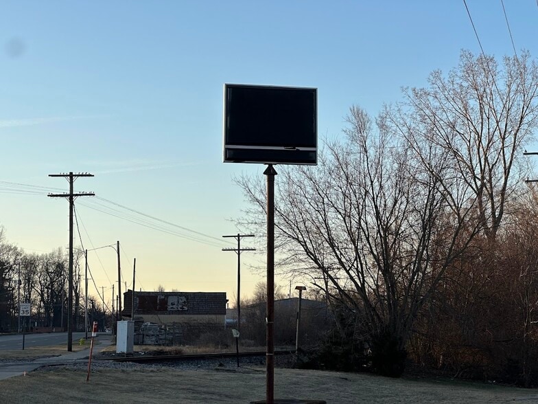 More Photos Of 3516 Elmport Rd, Bridgeport Storefront Retail Office For Sale