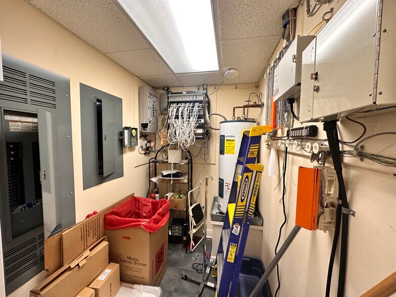 More Photos Of 4509 Hospital St, Pascagoula Office For Sale