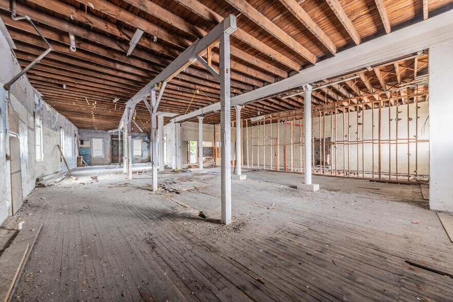 More Photos Of 1405 S Flores St, San Antonio Hospitality For Lease