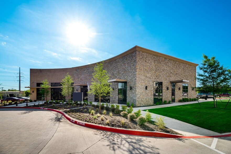 More Photos Of 2112 E State Highway 114, Southlake Storefront For Sale