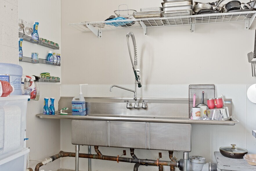 More Photos Of 5599 S Rio Grande St, Littleton General Retail For Sale