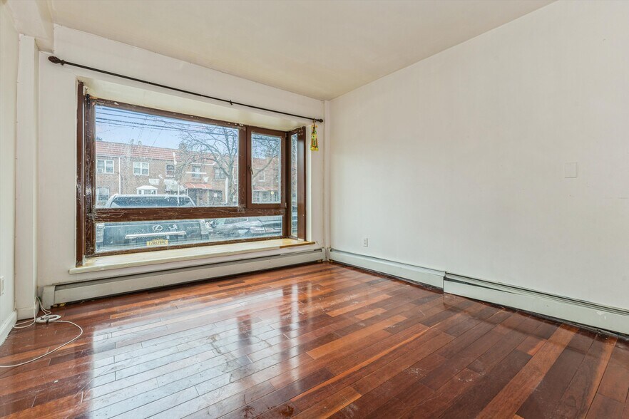 More Photos Of 5735 Lawrence St, Flushing Apartments For Sale