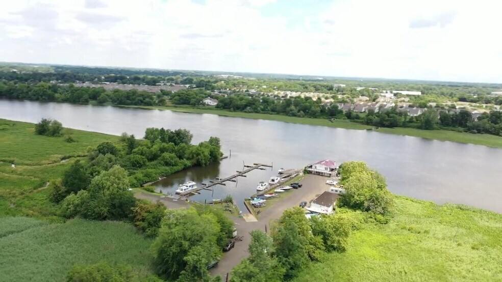 More Photos Of 625 Harrison St, Riverside Marina For Sale