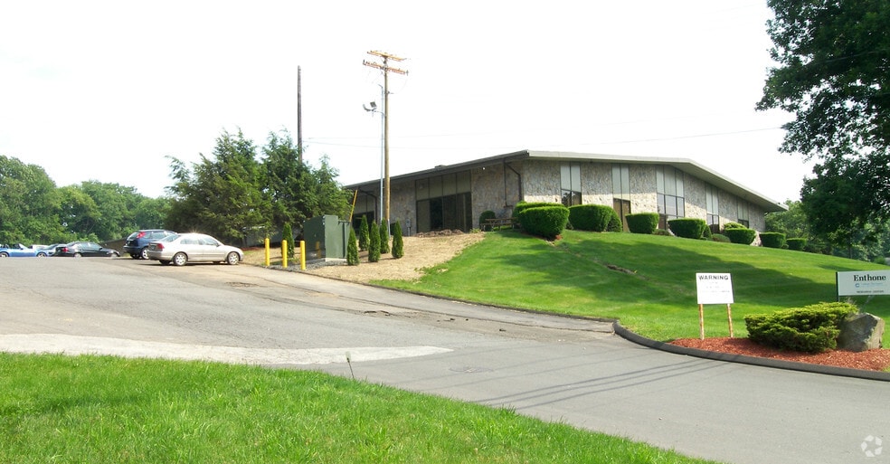 More Photos Of 193 Marsh Hill Rd, Orange Light Manufacturing For Sale