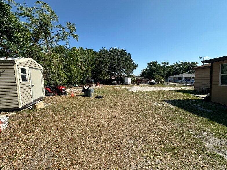 More Photos Of 2706 Stallone Dr, Tampa Office Residential For Lease