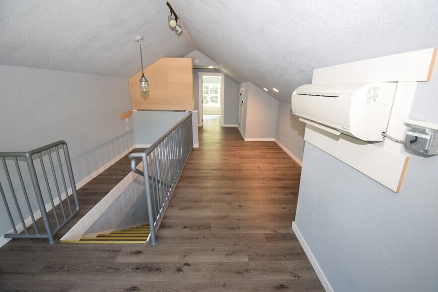 More Photos Of 7720 Pacific Hwy E, Milton Freestanding For Sale