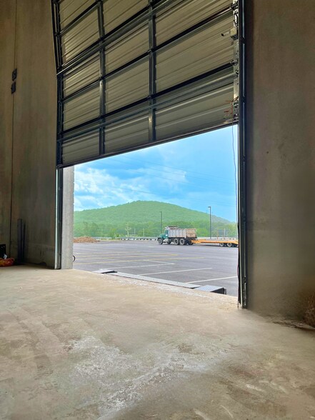 More Photos Of 105 W Dewey Ave, Wharton Warehouse For Lease