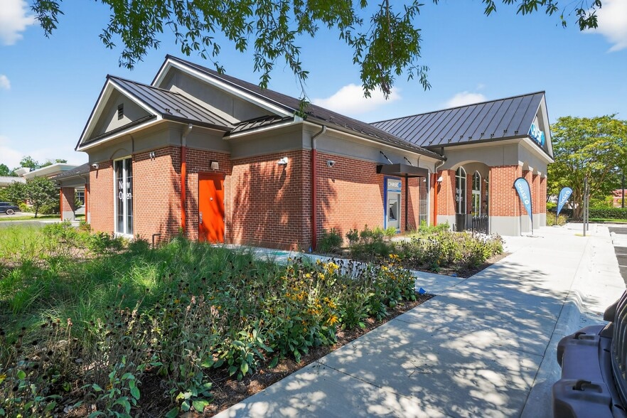 More Photos Of 6720 Mooretown Rd, Williamsburg Bank For Sale