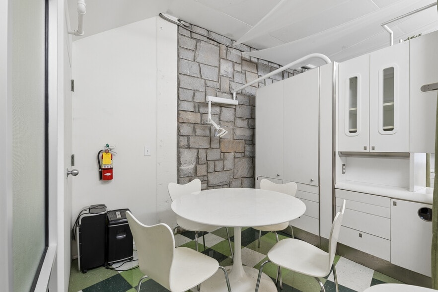 More Photos Of 845 Spring St NW, Atlanta Apartments For Sale