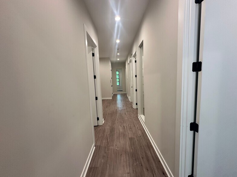 More Photos Of 6110 McFarland Station Dr, Alpharetta Medical For Lease