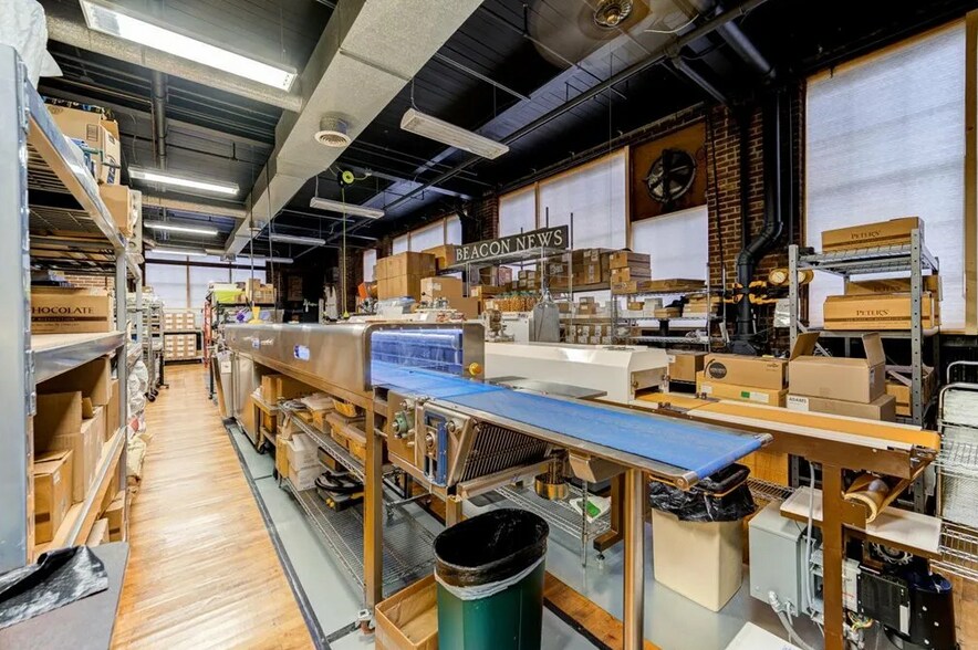 More Photos Of 269 Main St, Beacon Storefront For Sale