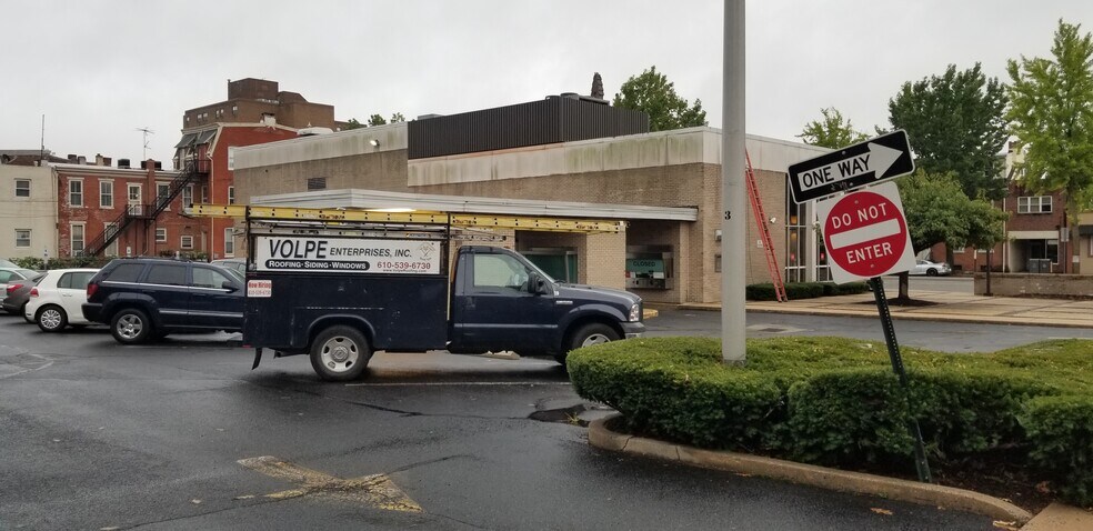 More Photos Of 415 E High St, Pottstown Storefront Retail Office For Lease