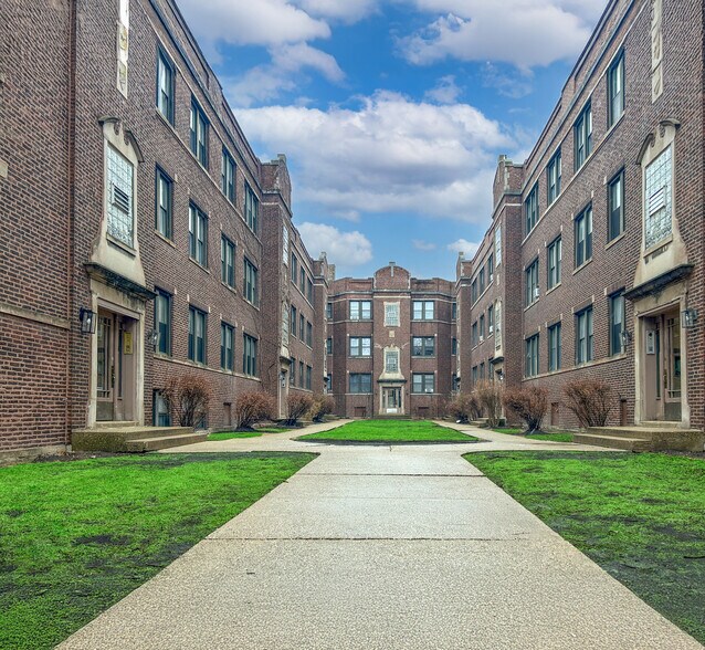 Primary Photo Of 1351 W Touhy Ave, Chicago Apartments For Sale