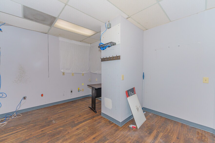 More Photos Of 961-963 State Route 146, Clifton Park Medical For Lease