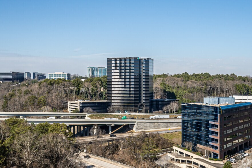 More Photos Of 400 Interstate N Pky SE, Atlanta Office For Lease