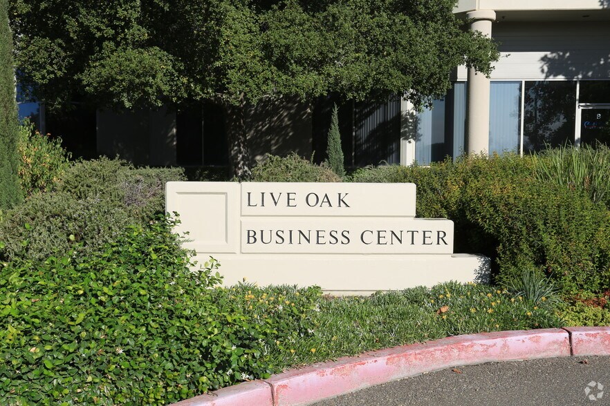 More Photos Of 875 Cotting Ln, Vacaville Warehouse For Lease