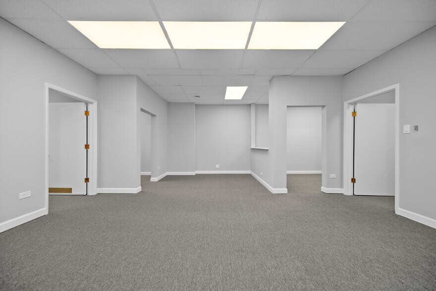 More Photos Of 211 W Chicago Ave, Hinsdale Office For Sale