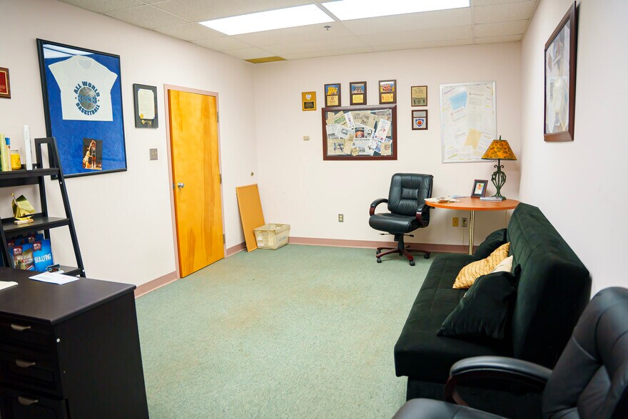 More Photos Of 1301 W Forest Grove Rd, Vineland Flex For Lease