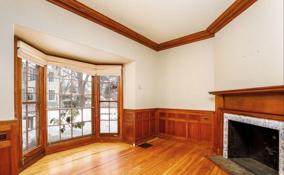 More Photos Of 43 Crown St, Kingston Office For Lease