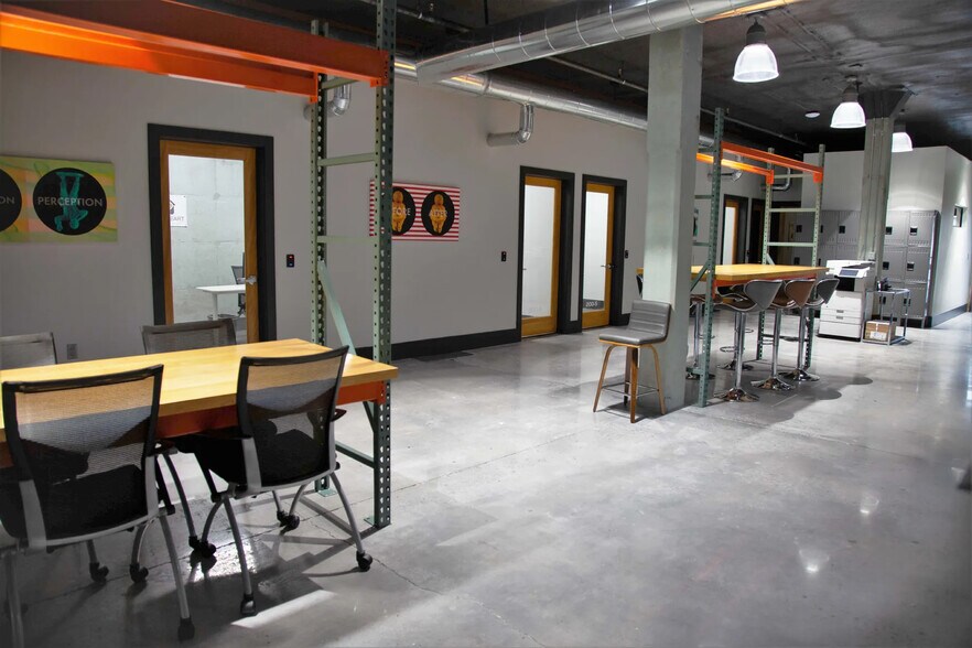 More Photos Of 332 Avenue B SW, Winter Haven Coworking Space