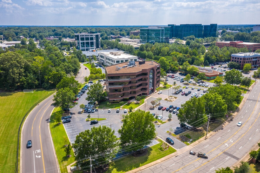 More Photos Of 6525 N Quail Hollow Rd, Memphis Office For Lease