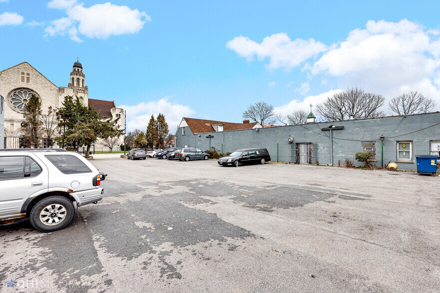 More Photos Of 2701 W 63rd St, Chicago Funeral Home For Sale