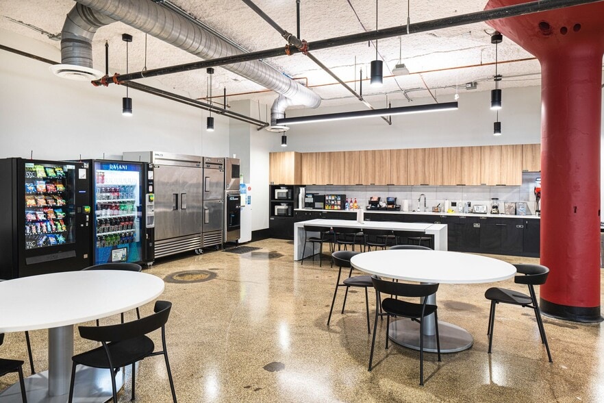 More Photos Of 300 River Place, Detroit Office For Lease