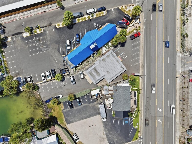 More Photos Of 5005 Gulf Blvd, Saint Petersburg Storefront For Sale