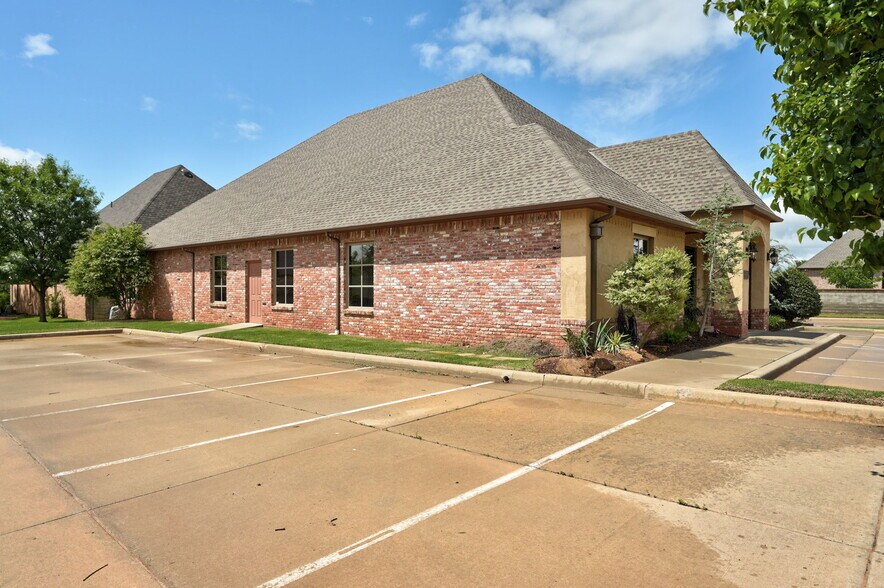 More Photos Of 2917 NW 156th St, Edmond Office Residential For Sale