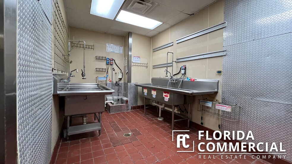 More Photos Of 726 SW Federal Hwy, Stuart Fast Food For Sale