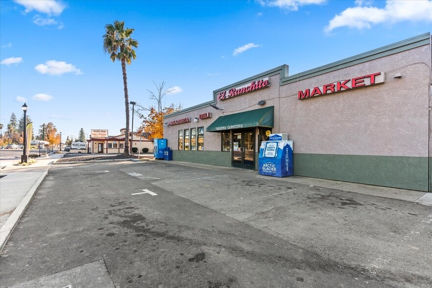 More Photos Of 10448 CA-99, Live Oak Supermarket For Sale