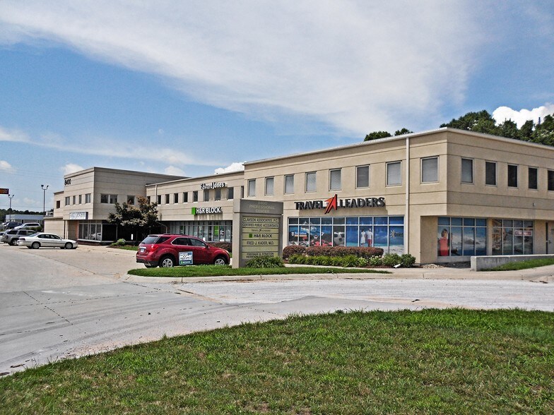 More Photos Of 8400-8424 W Center Rd, Omaha Medical For Lease